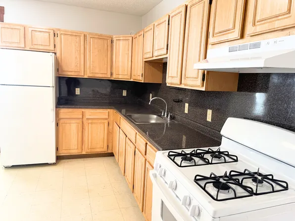 25 Bennett St #2, Beverly, MA 01915