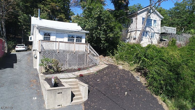 1st image of 303 Lakeside Ave