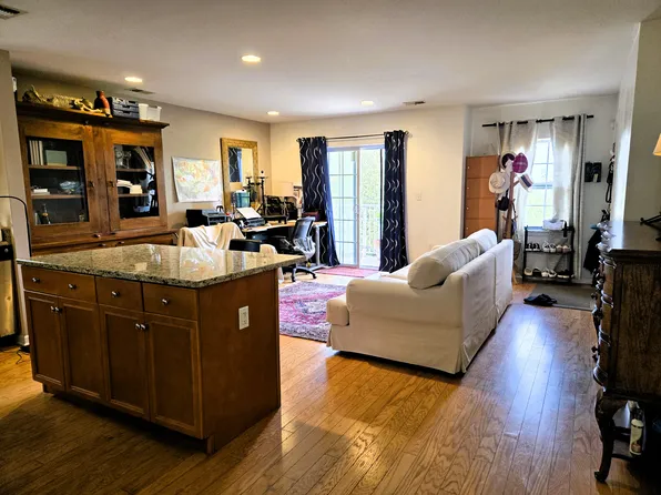 122-22 Powell Cove Boulevard image 8 of 10