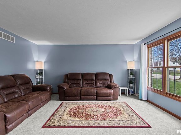 5th image of 4521 Barrington Dr