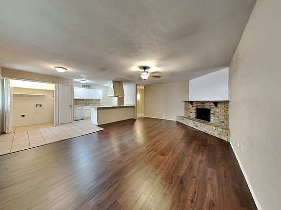 5th image of 5400 Baker Dr
