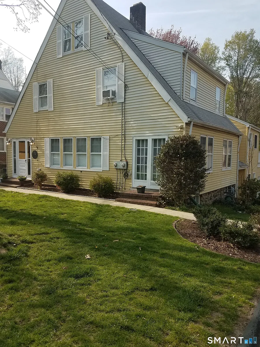 Building Photo - 72 Maple Tree Ave #2