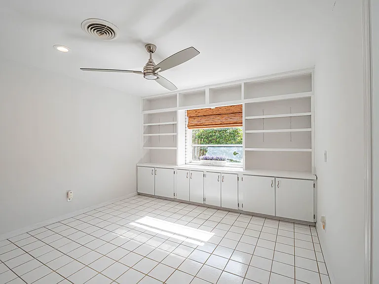1425 Treasure Cove Ln — Photo 11