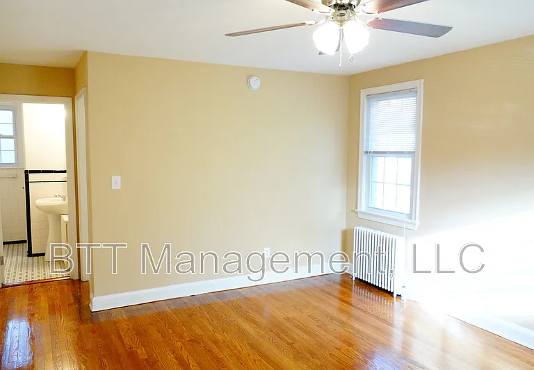 8107 Greenwood Ave #2 — Photo 9