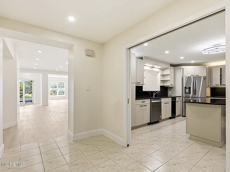 300 Ocean Ave N #C1 — Photo 8