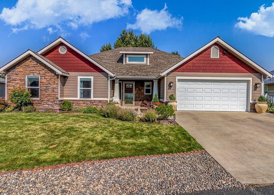 1st image of 627 SE Magnoni Dr