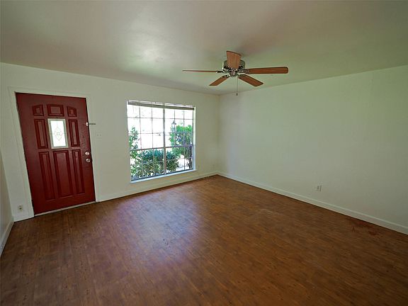 2nd image of 1503 Meadows Dr