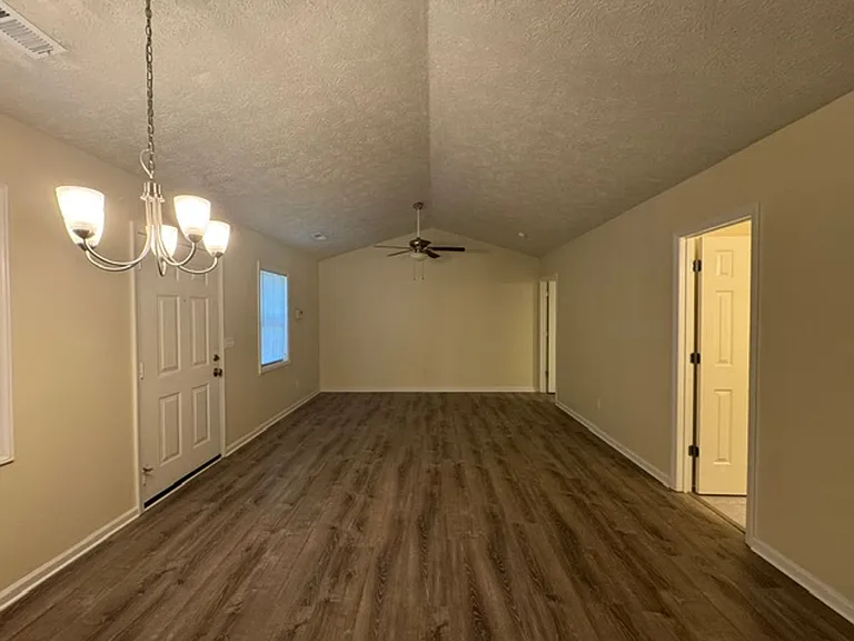 642 Indian Wells Way — Photo 4