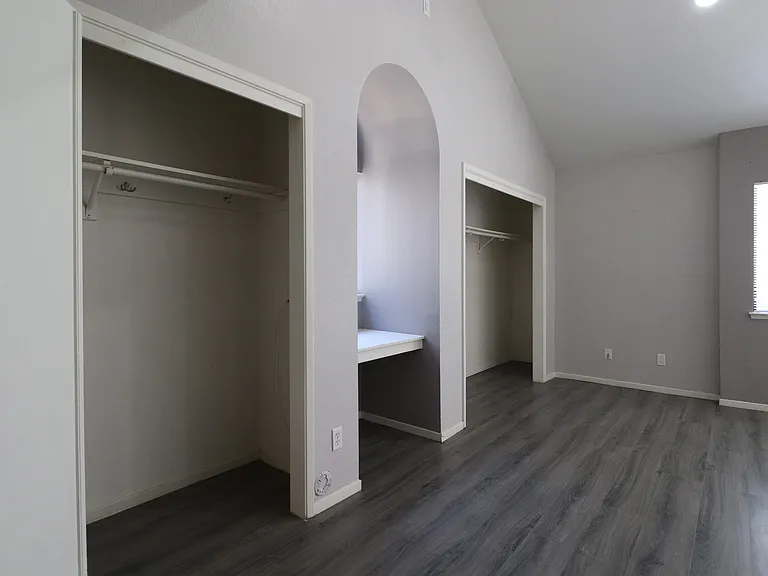 432 N Center Ct — Photo 8