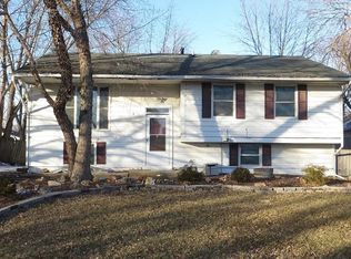 2904 W William St, Champaign, IL 61821