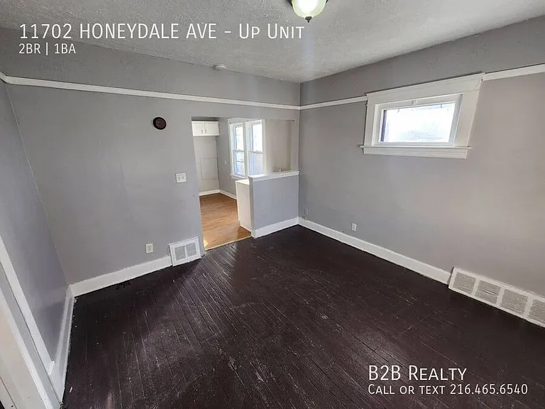 11702 Honeydale Ave #UP — Photo 14