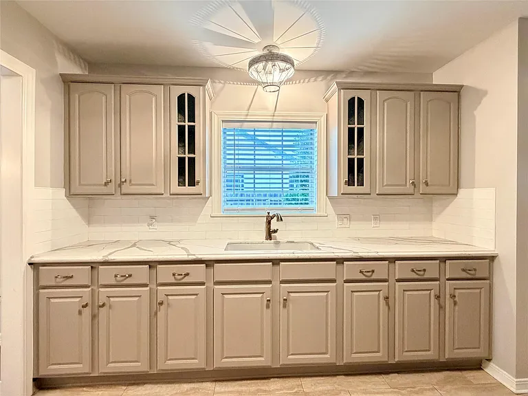 8234 Bonner Dr — Photo 8