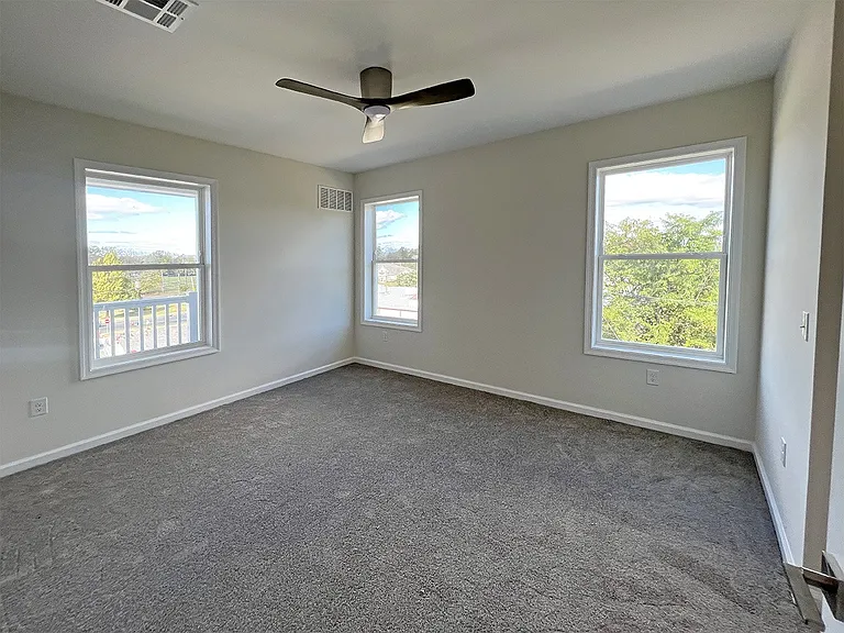Linden Lofts — Photo 12