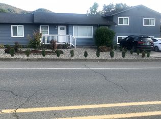 41 Page Rd, Winchester, OR 97495