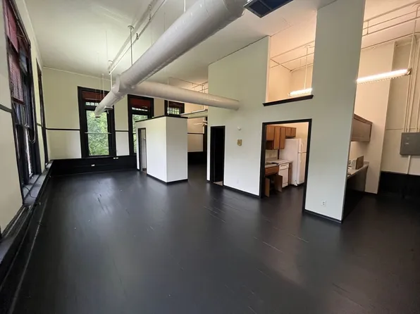 Belle Grove Schoolhouse Apartments, 600 N 6th St #14, Fort Smith, AR 72901