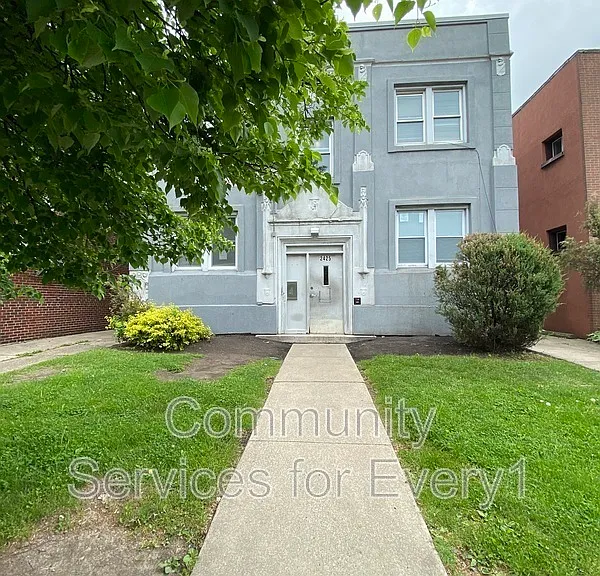 2425 Delaware Ave #6 — Photo 1
