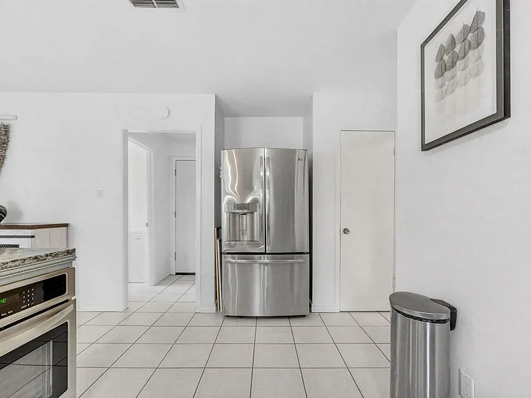 2409 Emerson Ct — Photo 22