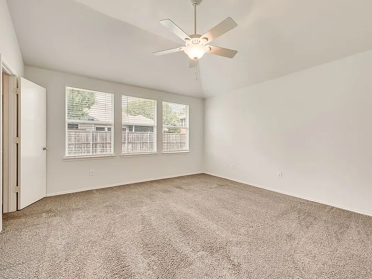 1004 Trickham Dr — Photo 20