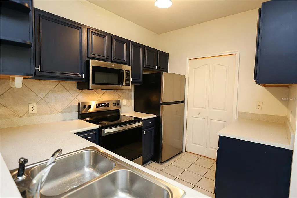 6169 Metrowest Blvd — Photo 4