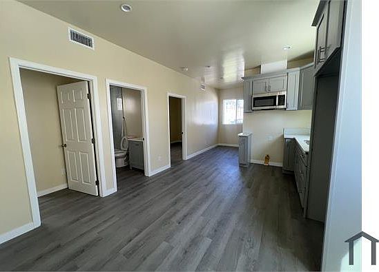 4th image of 1535 W 80th St