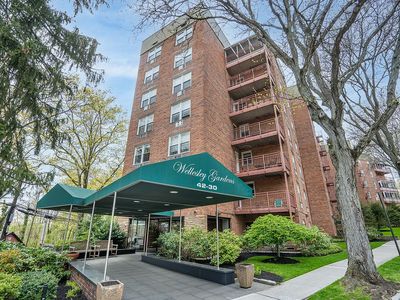 4230 Douglaston Pkwy APT 3P, Flushing, NY, 11363