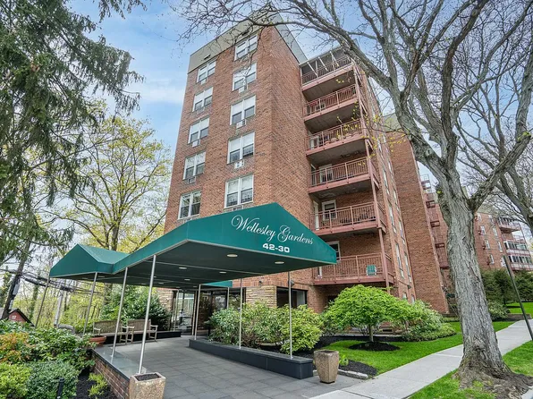4230 Douglaston Pkwy APT 3P, Flushing, NY 11363