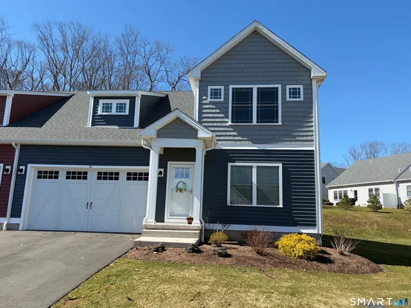 40 Lombard Circle #40, North Haven, CT 06473