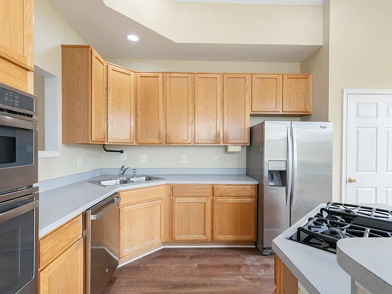 21639 Kings Crossing Ter — Photo 10
