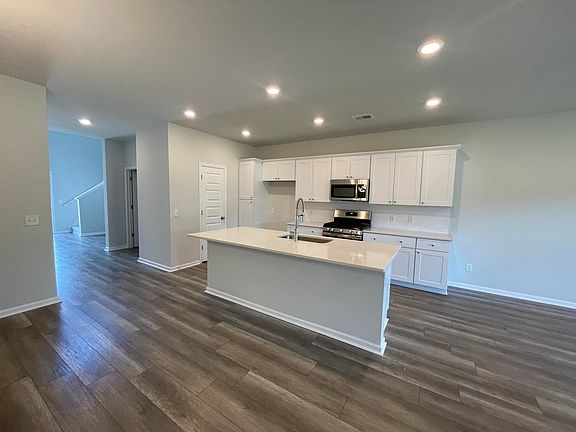 3rd image of 263 Woodland Oak Way