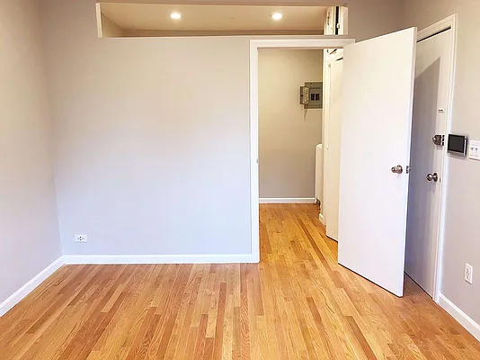 Rented by NY Space Finders Inc. | media 22