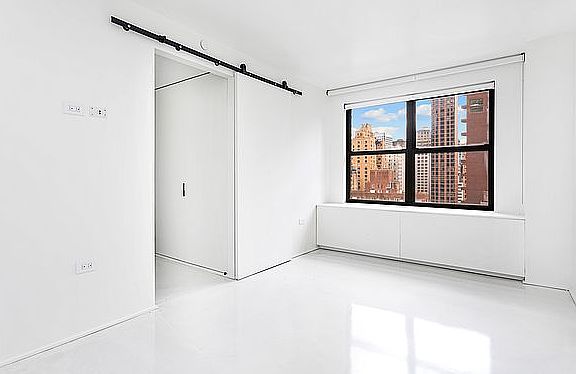 3rd image of 237 Madison Ave #1803