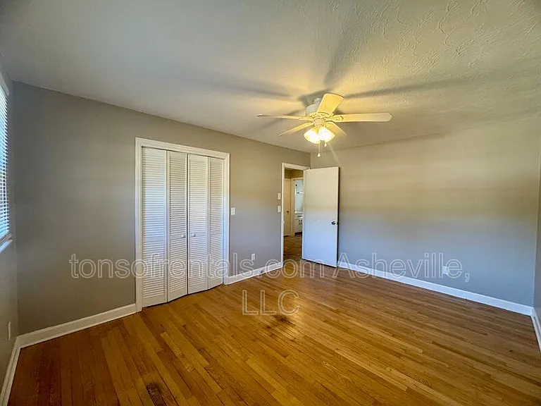 1614 Brevard Rd — Photo 17