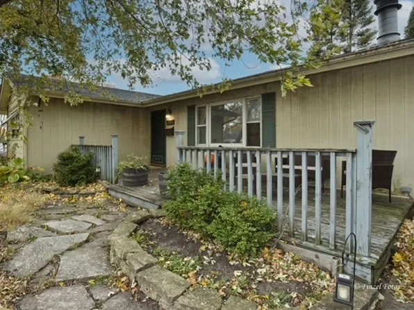 166 N Main St, South Elgin, IL 60177