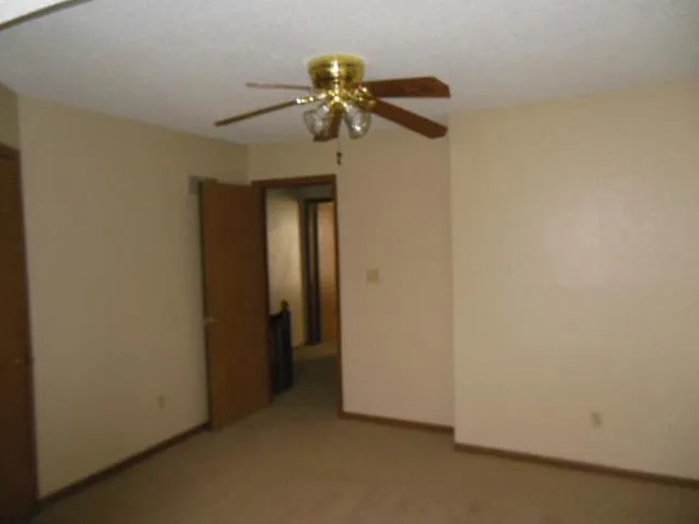 617 NE English Manor Dr #C — Photo 7