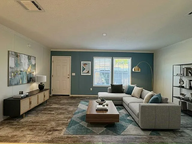 3 bed, 2.0 bath, 1344 sqft, $2,200 — Photo 2