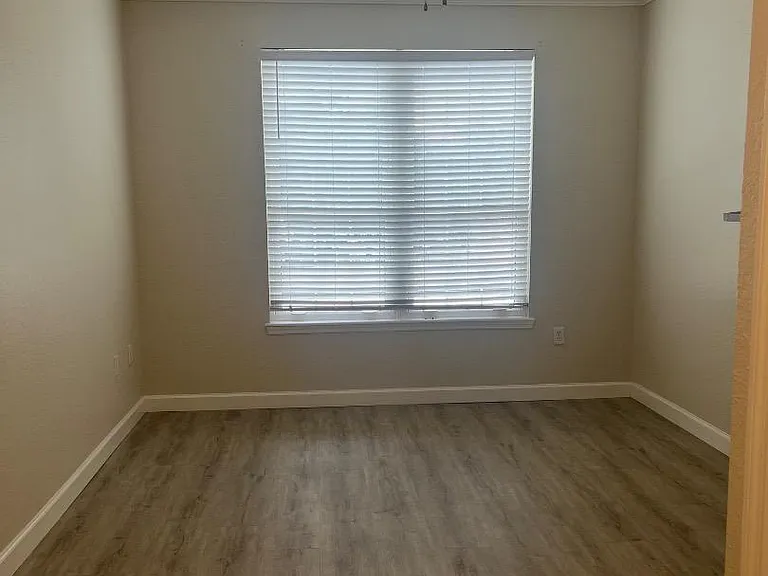 Unit Photo