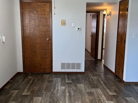 4th image of 3901 S Glendale Ave