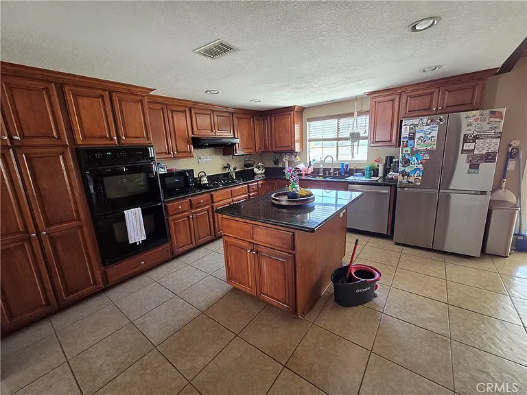 3697 Sierra Ave — Photo 4