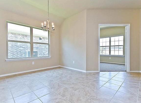 3rd image of 4817 Lazy Oaks St