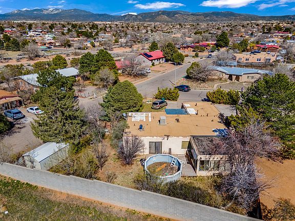 3rd image of 2400 Avenida De Las Estrellas