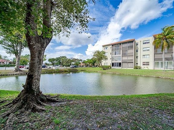 3rd image of 1820 N Lauderdale Avenue #3301