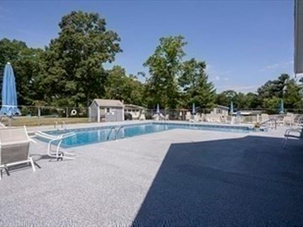 54-8 S Meadow Vlg, Carver, MA 02330