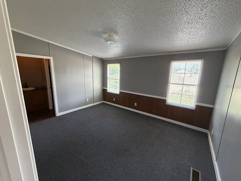 2611 Warhorse St — Photo 7