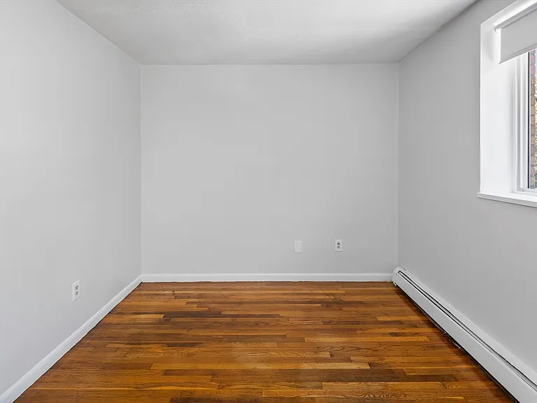 572 Cummins Hwy #16 — Photo 9