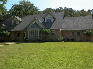 1021 Loch Lomond Dr, Arlington, TX 76012