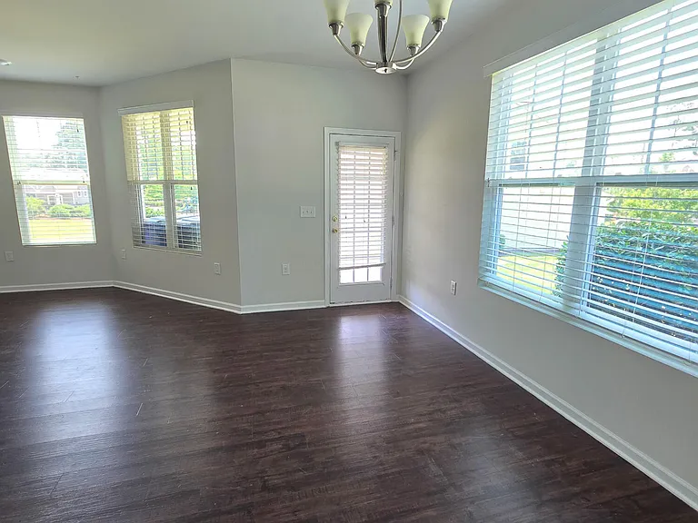 6070 Beale Loop — Photo 12