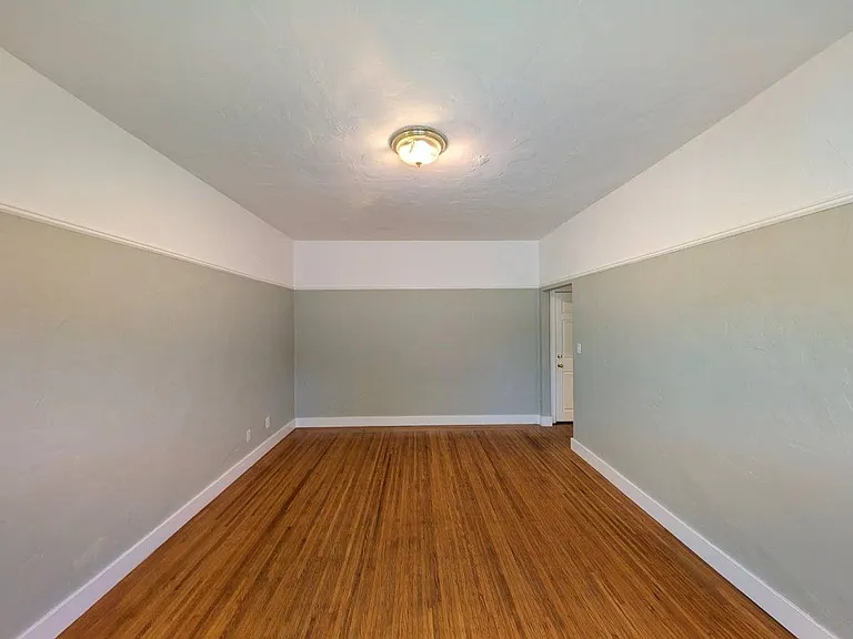 2451 Le Conte — Photo 4