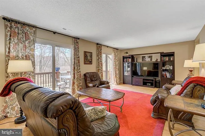 17 Ashford Dr — Photo 9
