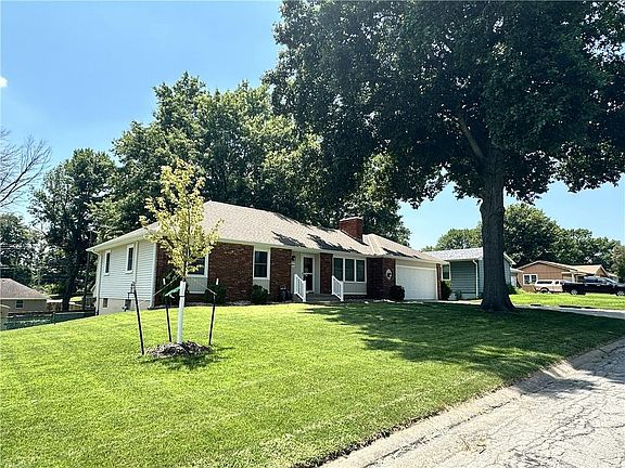 2nd image of 304 Hillcrest Dr