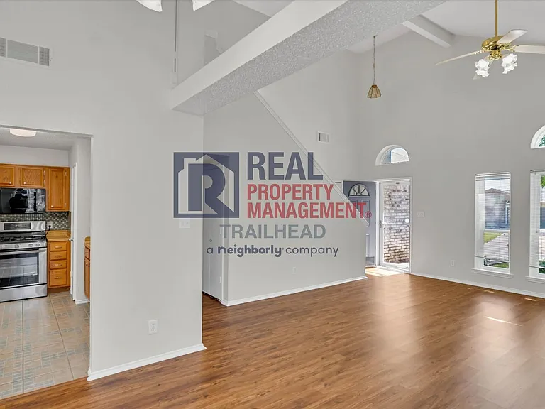 732 Burlington Ave — Photo 8